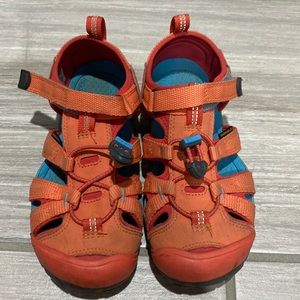 Keen youth sandals.